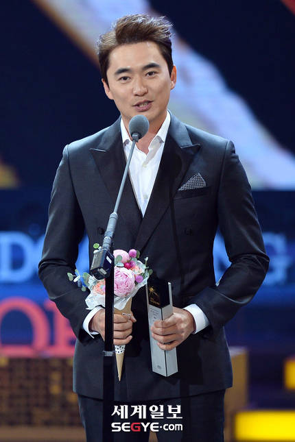  배우 김석훈, 47세에 '품절남' 대열 합류 "교회에서 인연 맺어" feat.축하드립니다