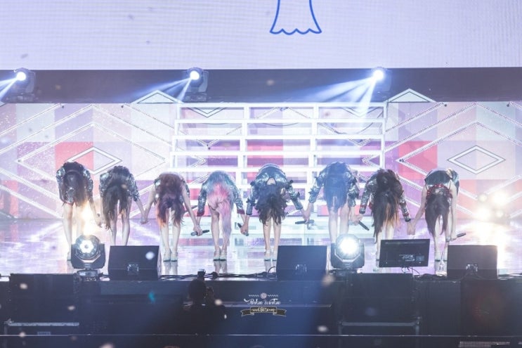 12년 동안 한 해도 빠짐 없이 소녀시대 노래가 존재하는 나라 12년 동안 한 해도 빠짐 없이 소녀시대 노래가 존재하는 나라