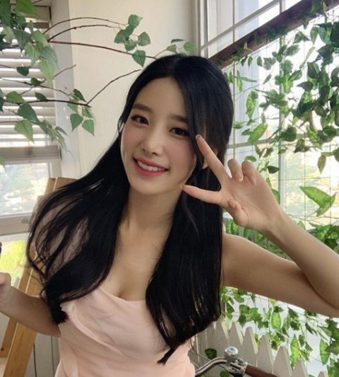  베리굿 조현, 봄 여신 같은 꽃미모 자랑
