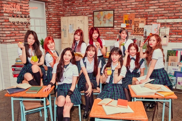  프리스틴, 2년 만에 해체…결경·예하나·성연 3인 잔류