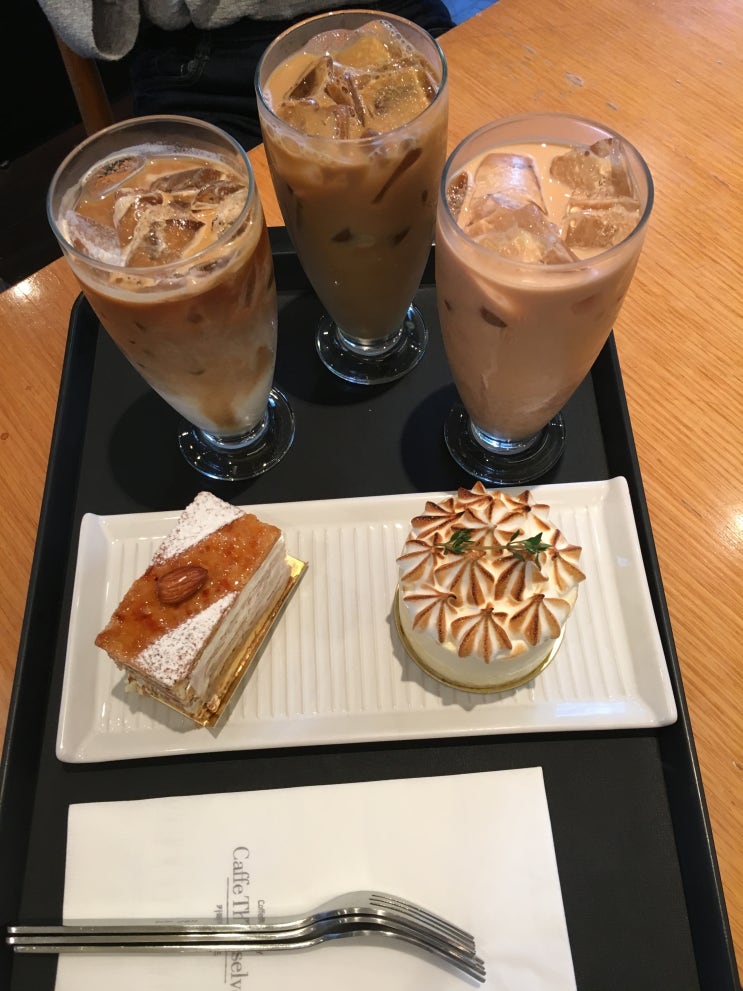  종로- 카페 뎀셀브즈