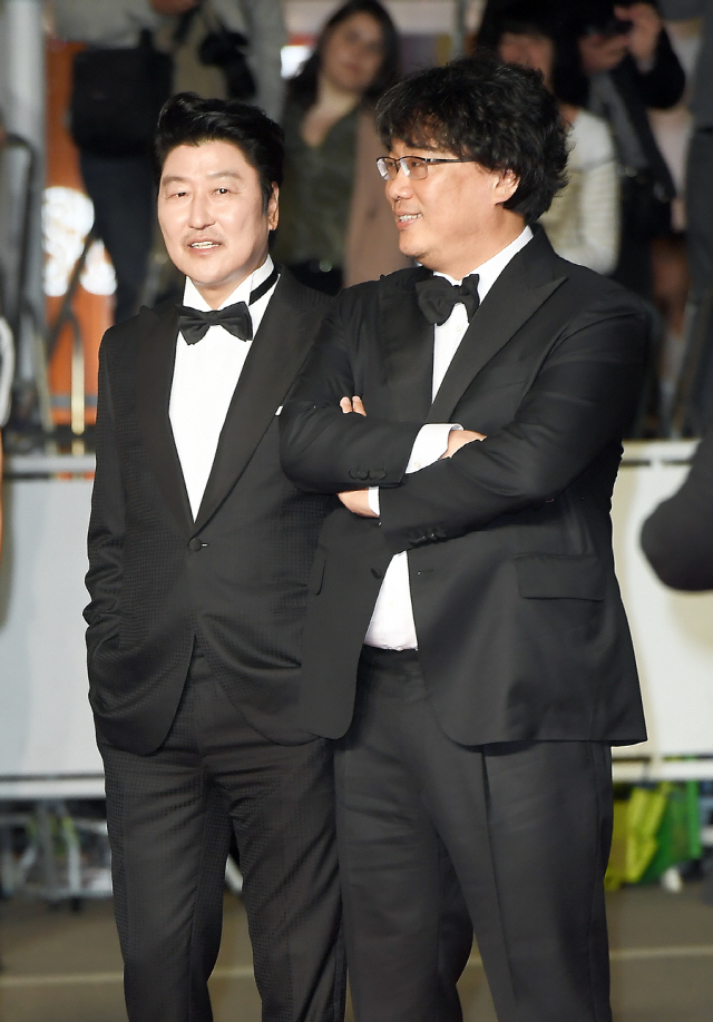  칸 달군 봉준호 '기생충', 본상 받을까