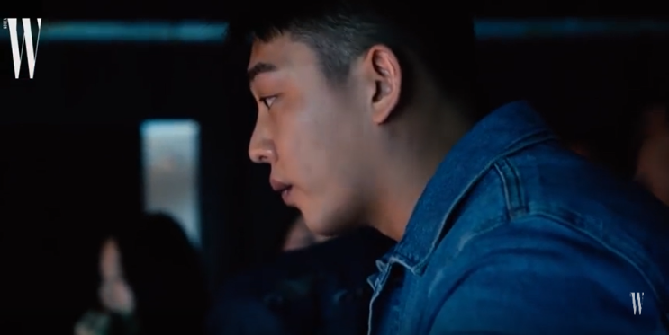  유아인_[W on the Way] My Calvins Party