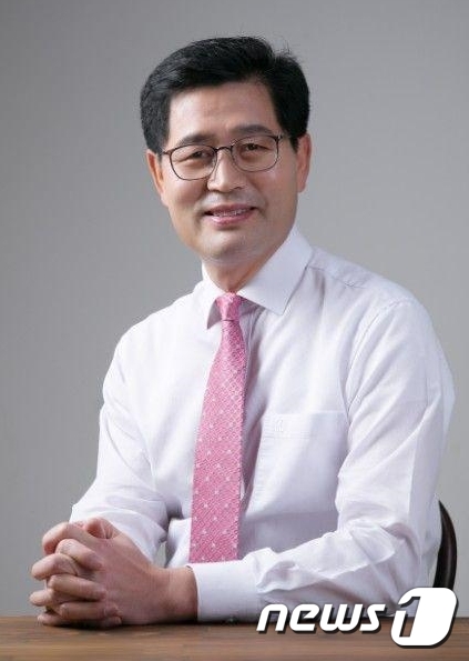  조진래 국회의원 숨친채 발견