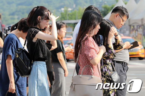  [강추아이템] 이너뷰티 · 안티폴루션으로 여름철 피부 건강 챙겨요 (뉴스1_2019.05.25)