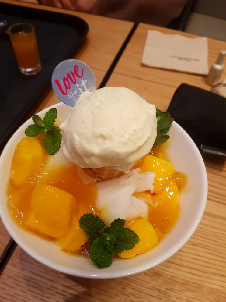  투썸플레이스 의왕점 망고빙수