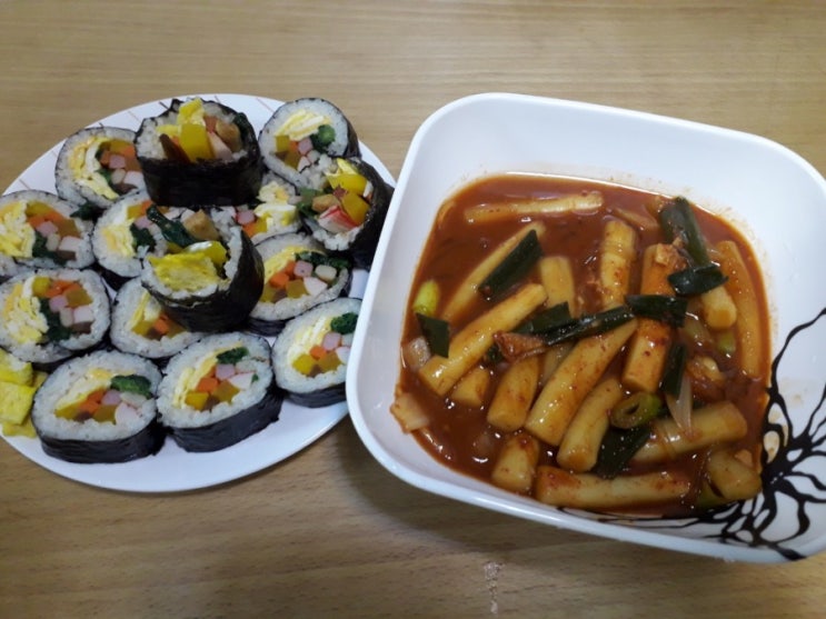  잡채떡볶이와 김밥