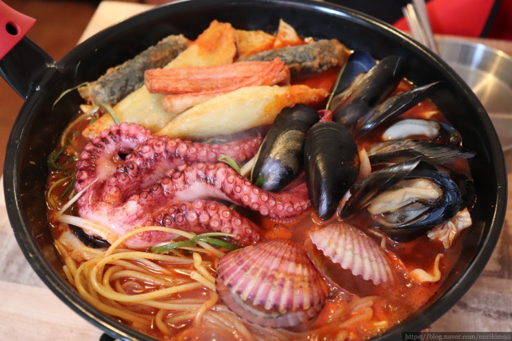  홍대 떡볶이 존맛 :: 지금껏 이런 떡볶이 먹어본 적 있니? 씨부엉에서 홍대 데이트하자!