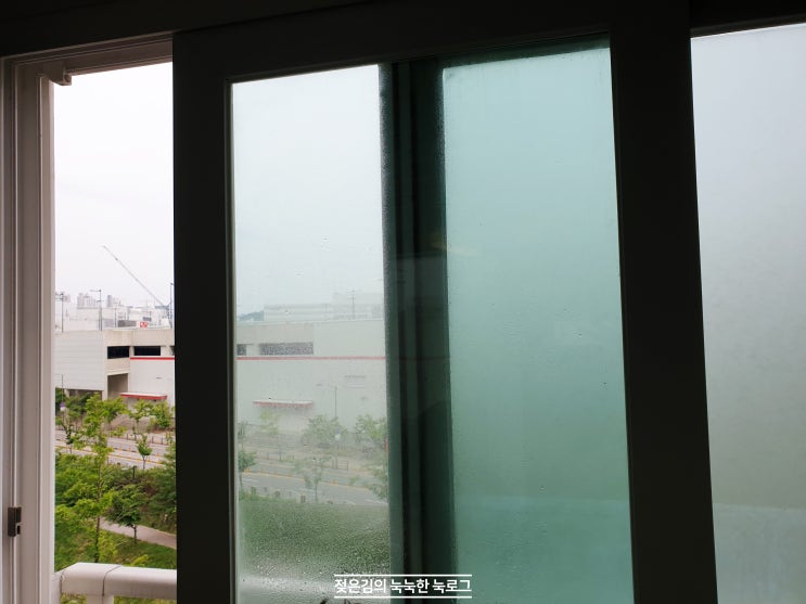 창문시트지 , 셀프시공 물만 있으면 해결 창문시트지 , 셀프시공 물만 있으면 해결