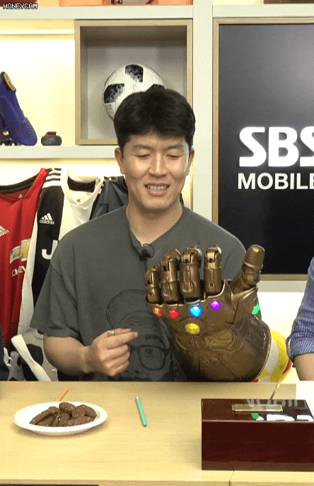 인피니티 건틀릿을 착용한 김병현