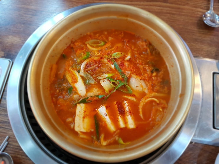 비 오는 날에는 김치찌개~