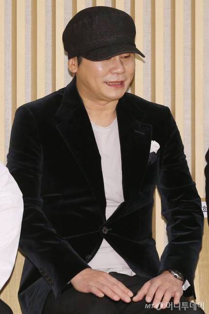  양현석, 성 접대 전면 부인에도 의혹 확산