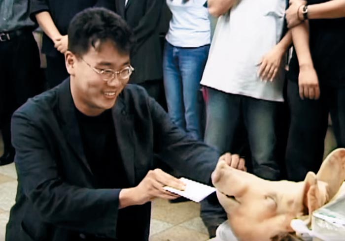  [오늘의 세상] 영화 장면 미리 다 그려놓는 감독… "봉준호는 사랑스러운 괴짜" (外 1)