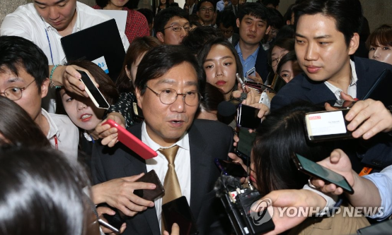  '양정철 민주연구원장-서훈 국정원장' 4시간 비밀 회동 둘러싸고 정치권 파문 확산