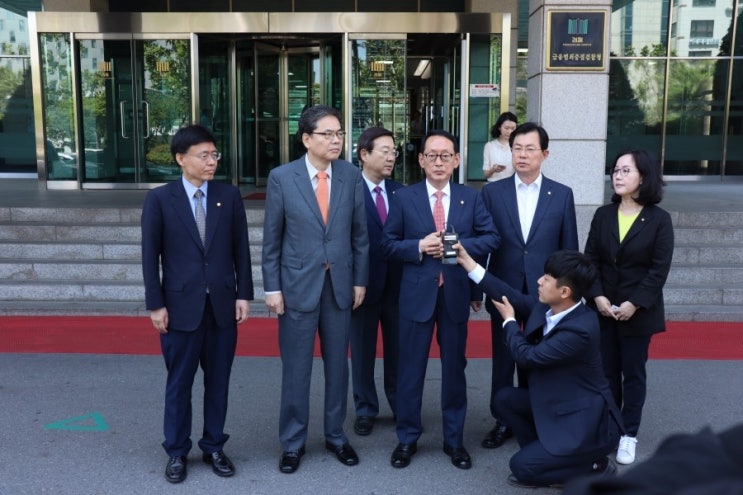  <여당엔 늑장, 야당엔 발빠른 검찰 수사>