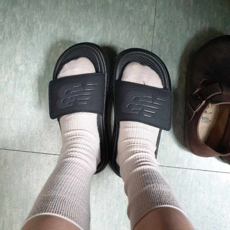  뉴발란스 쿠션 슬리퍼 커플 실내화 후기 