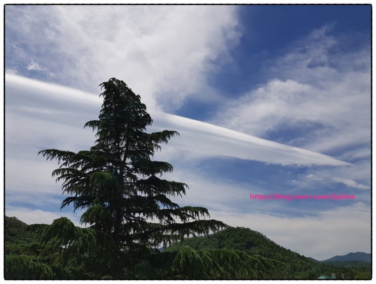 구름의 조화, 云彩的造化/대구 만촌동에서 만남을 하는 '두루마리 구름' 직관 사진 