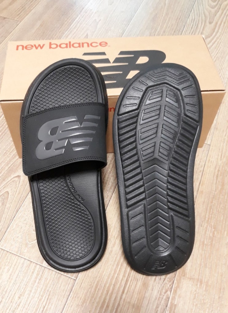  싸카닷컴에서 쿠션 좋은 뉴발란스 NB SD1501AT(19) 신상 슬리퍼 구매했어요.