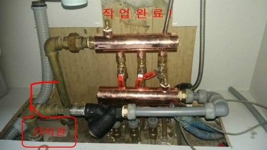  이번 포스팅은 중앙난방을 사용하는 서울시 동작구 노량진동 우성아파트의 난방분배기 교체 및 배관청소 작업을 살펴 보도록 하겠습니다.