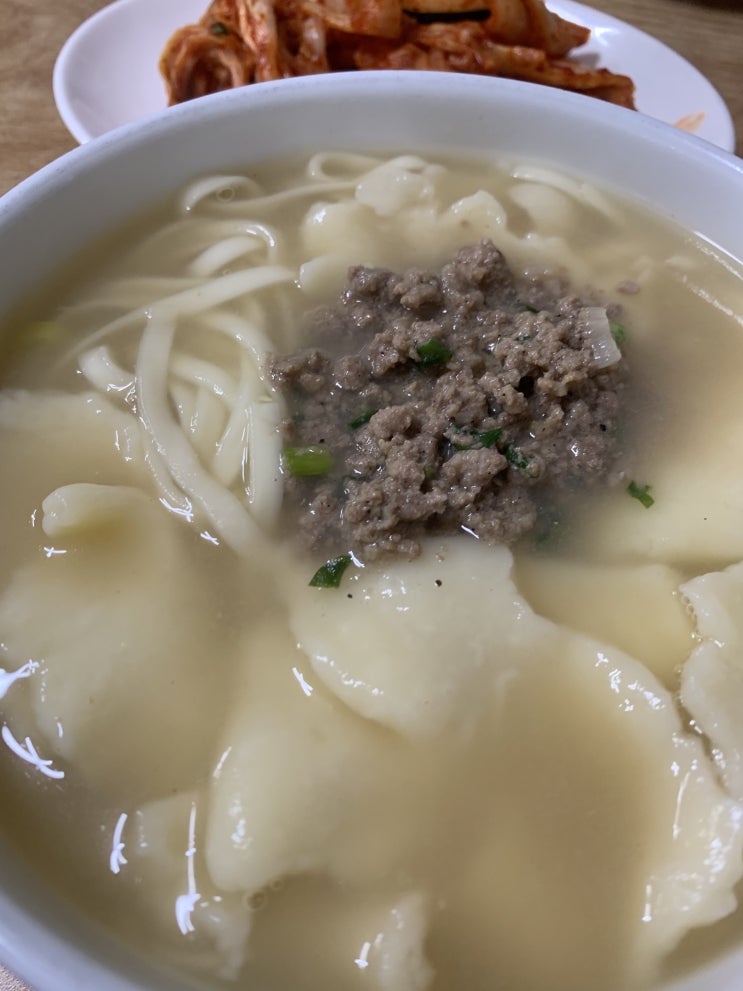  논현손칼국수 점심맛집 리필도 가능하니 대박!