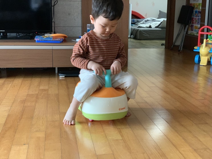  아기변기에 바퀴를 달아보았다. 자동차 변기 만들기 DIY (콤비스텝)