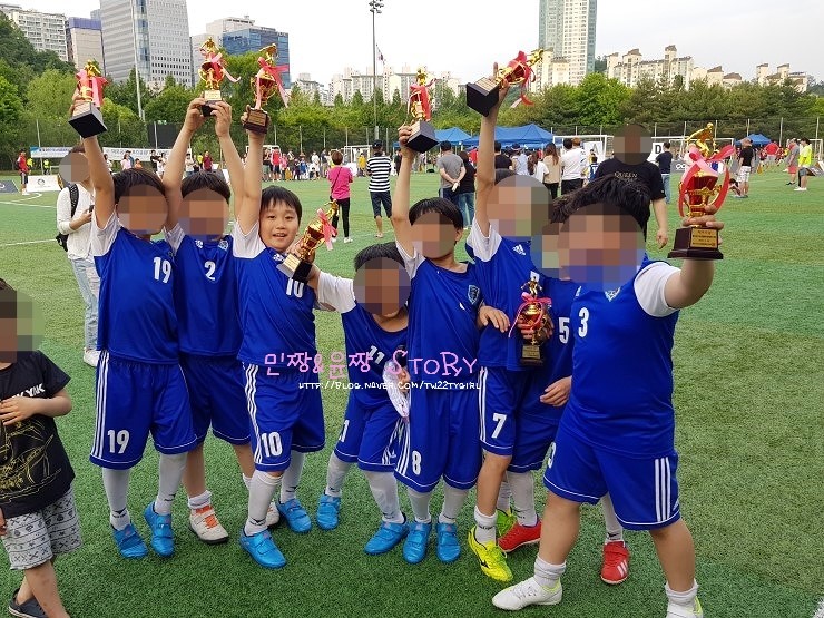  축구를 시작한 큰 아들. 생애 첫 대회.