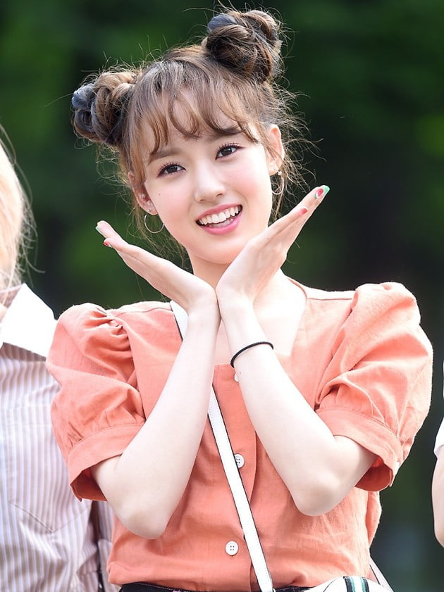  [믹스엑스믹스] KBS2 뮤직뱅크 출근길 위키미키 유정&세이 아이템 정보공유!!