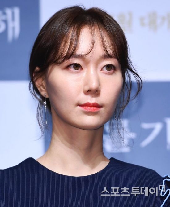  이유영 SNS에 '죽고 싶다' 실수로 올려..."심려 끼쳐 죄송"