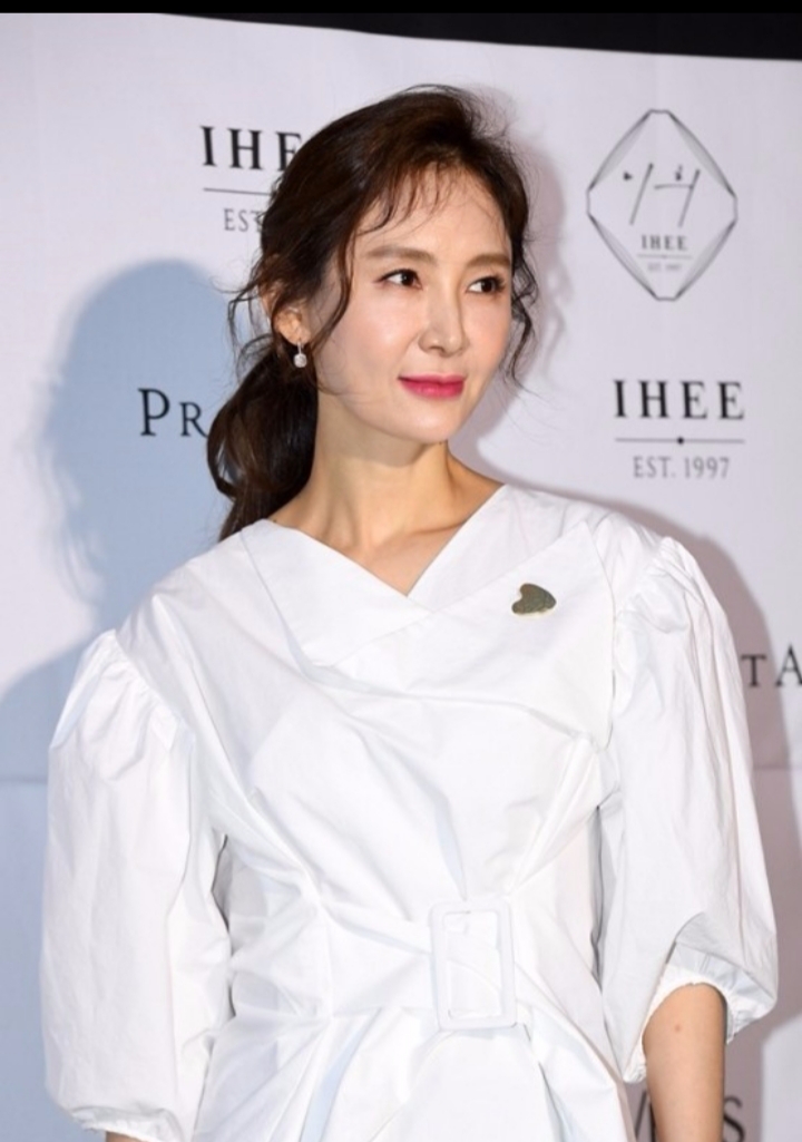  채시라