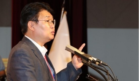  정용기 "김정은, 지도자로서 文대통령보다 나은 면 있어" 논란   