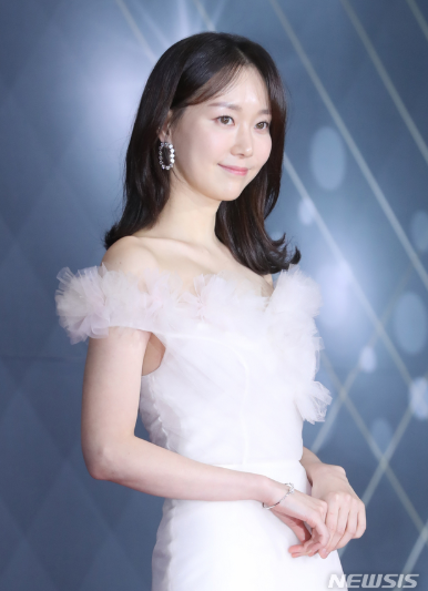  이유영 노출 봄 간신 나를 기억해 영화!
