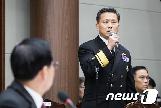  헝가리 참사에 대통령도 오찬 취소했는데 술판 벌인 軍