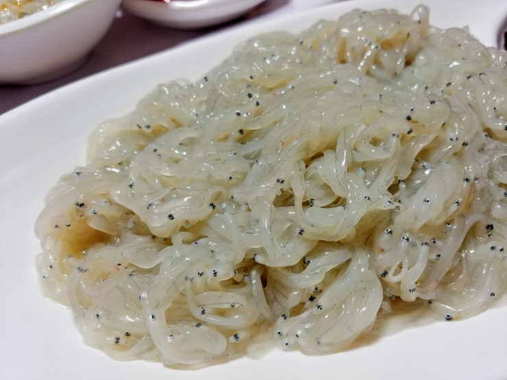  실치회