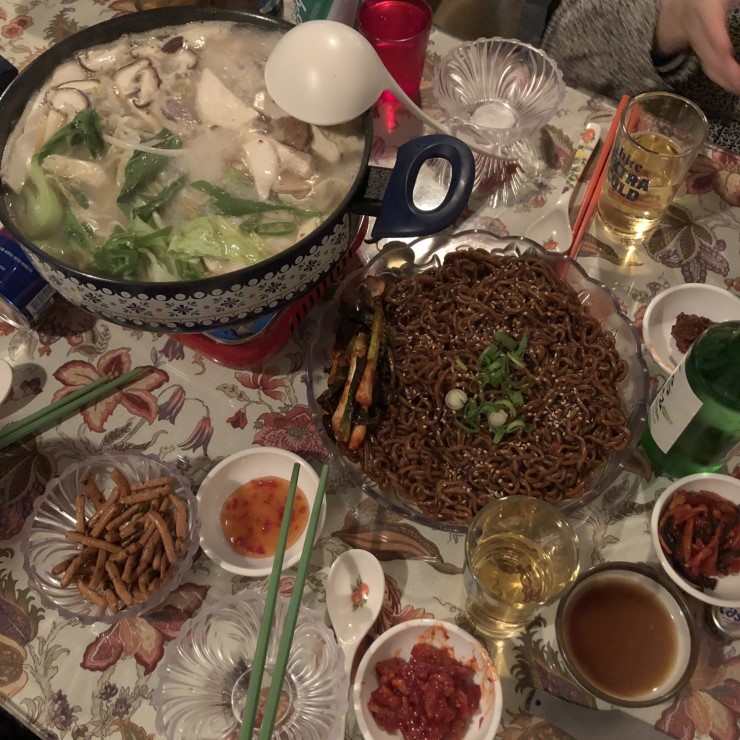  2019. 6. 1 다이어리, 일상 속  -  전주 신시가지카페 플로티, 객리단길 해태식품, 전주 객사 해태식품, 리본 블라우스, 구룸 화이트블라우스, 연청일자데님, 제이엘프 연청일자팬츠