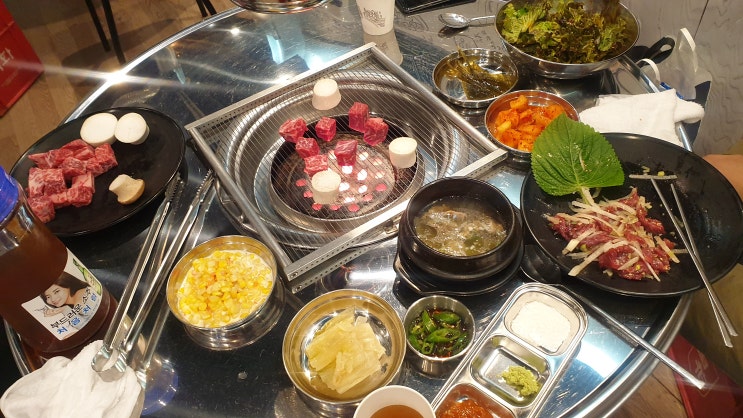  석촌호수 고기 방이동 먹자골목에 있는 맛있는 고깃집 오빠랑 고기 땡겨서 깍뚝연탄구이로 갔어요 맛집인정굿