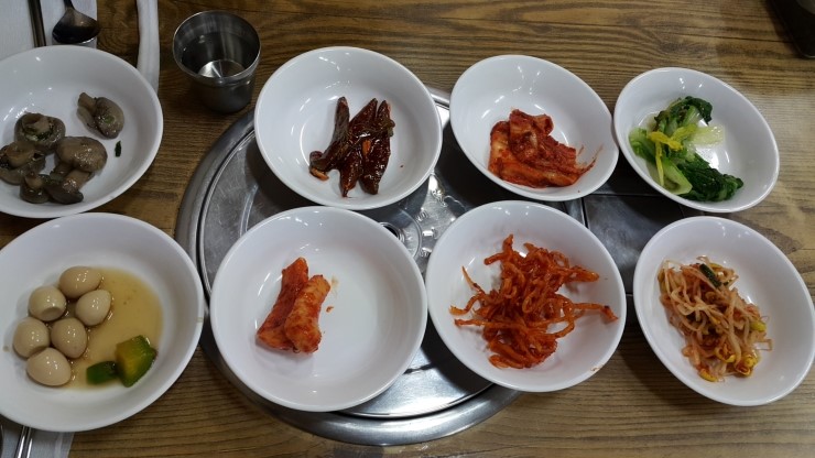  오늘의 점심은 늘 먹으로가는 단골식당으로 발걸음을 ㅎㅎ