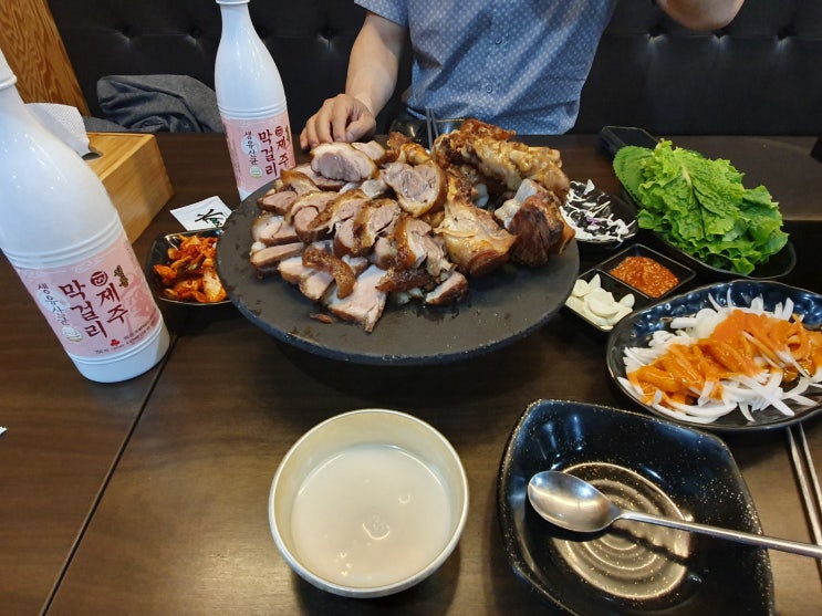 제주인제맛집 숯불에구운 흑돼지족발 성배네아강발 족발은 무조건 앞발 제주인제맛집 숯불에구운 흑돼지족발 성배네아강발 족발은 무조건 앞발