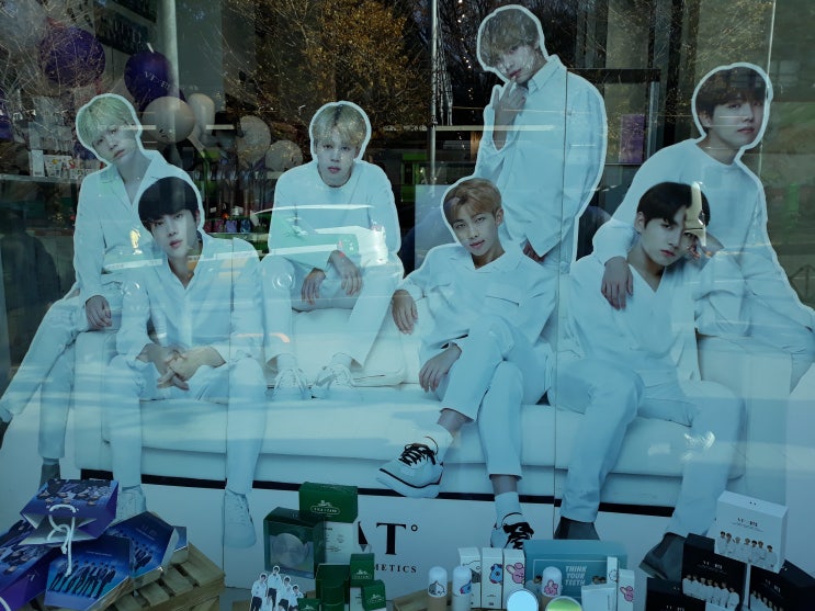  방탄, 영국 웸블리 스타디움,6만명 전석매진