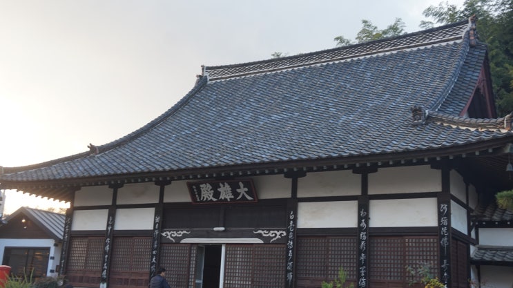  군산 볼거리 동국사 빼놓으면 섭하지 !
