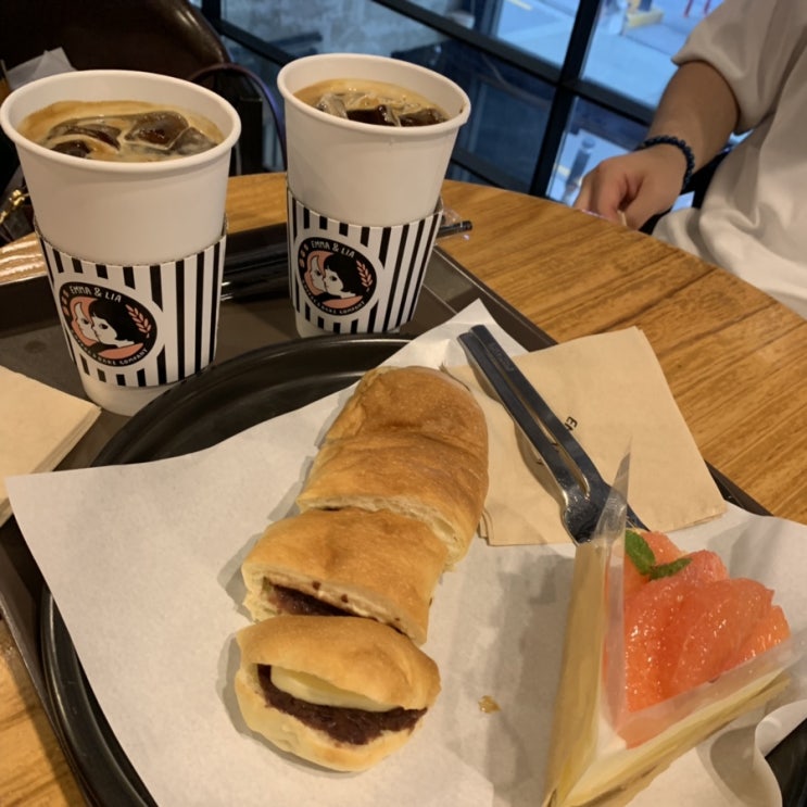  [강남 카페] 1인1케익 가능한 디저트 카페 엠마앤리아