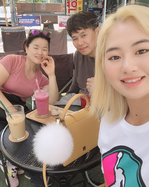  "퍼트 안된다고 투정하더니…" 이정은 부모 "장하다, 우리 딸"