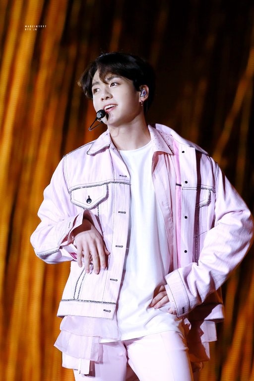 英 매체들 쏟아지는 극찬! 만인의 연인 '방탄소년단(BTS) 정국' 웸블리 점령! 英 매체들 쏟아지는 극찬! 만인의 연인 '방탄소년단(BTS) 정국' 웸블리 점령!