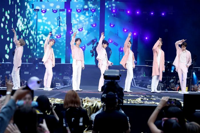 [연예뉴스] 방탄소년단, 영국 웸블리 공연...K-POP 새 역사 썼다