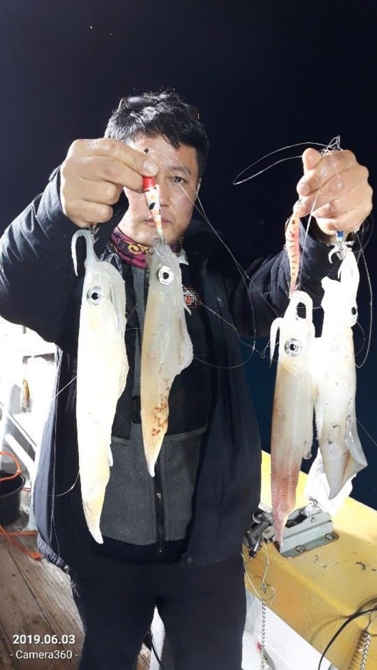  부산에서 가장 가까운 진해 김해낚시 한치낚시 시즌속으로 내일부터 고고~예약가능