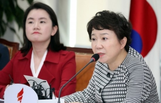 정미경 "대국민사기극 주연배우 윤지오…안민석, 잡으러 가야"  