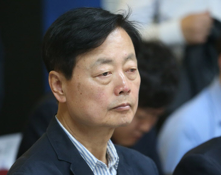  한선교, 기자들 향해 “걸레질을 하는구만” 폄하 논란…황교안 대표는 진땀
