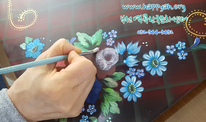 부천포크아트학원<커다란 교자상에 화려한 포크아트입히기>수시모집중-구로인천포크아트,상동포크아트,온수포크아트,소사포크아트,역곡포크아트