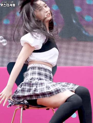  에버글로우 시현 - 핫팬츠 쩍벌 의자춤 직캠 움짤 동영상 모음