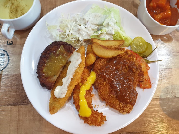  돈까스를 무한리필로 즐기는 "푸릴리 수원권선점"