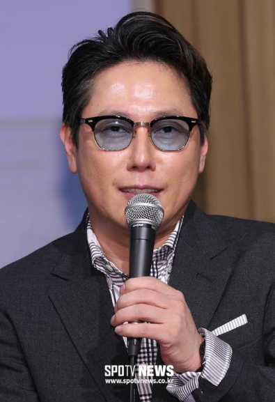  [단독]윤종신, '라디오스타' 12년만에 하차…방송 접고 음악활동 매진